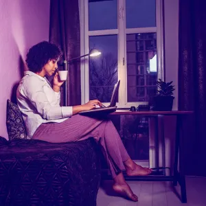 How to Set Up a Remote Workstation in a Hotel or Airbnb