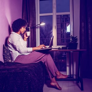 How to Set Up a Remote Workstation in a Hotel or Airbnb